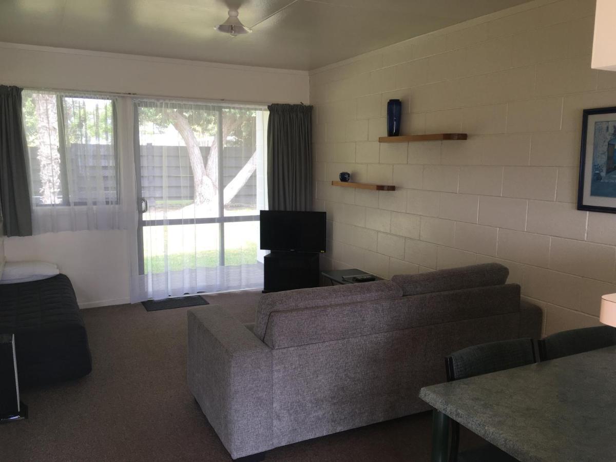 Pukenui Lodge Motel Exterior photo